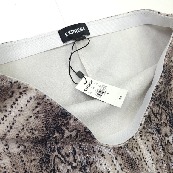 New Express Poly Spandex Snakeskin Embossed Skirt Size S - Picture 2 of 11